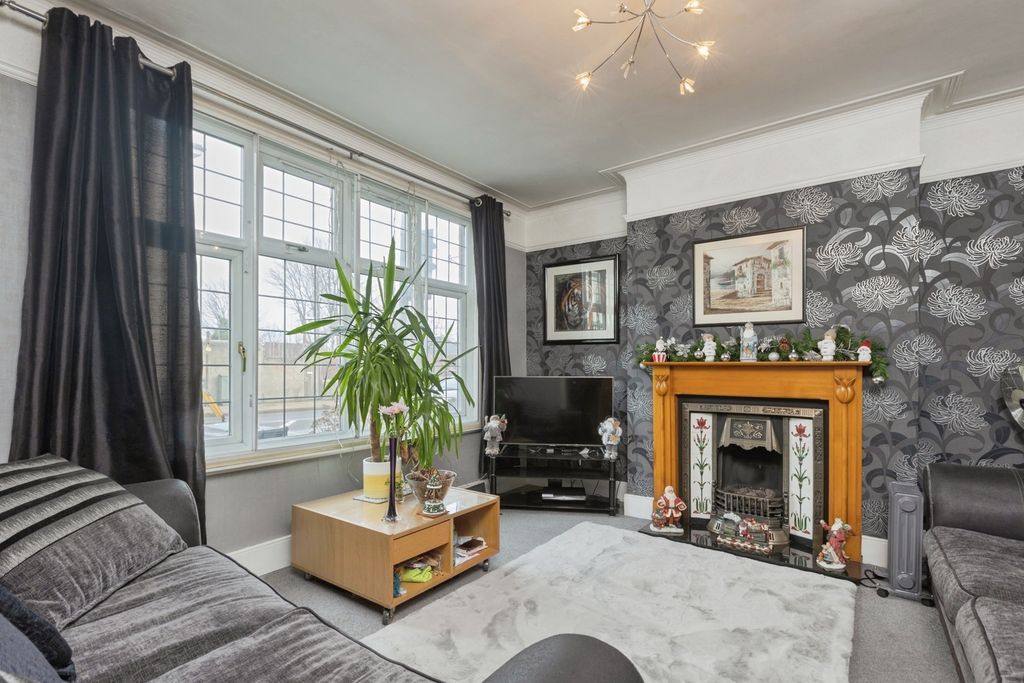 Property photo 2 of 17 Living Room