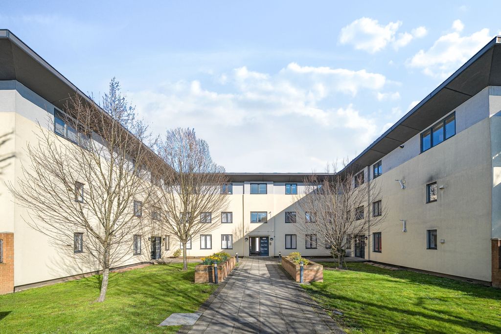 Property photo 1 of 21 External