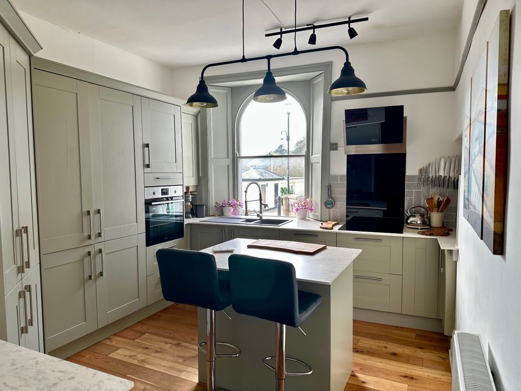 Property photo 3 of 26