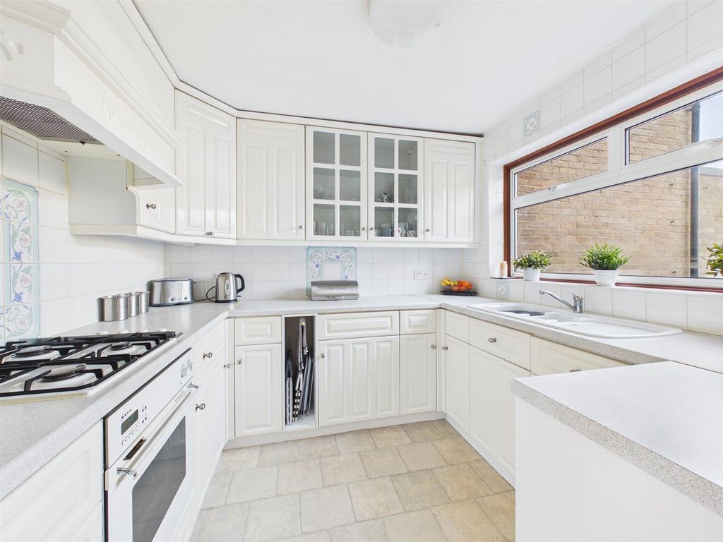 Property photo 3 of 14 Cam02885G0-Pr0592-Still008.Jpg