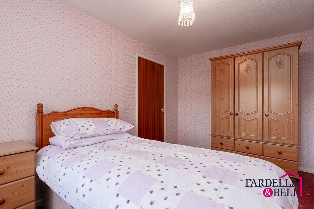 Property photo 3 of 12