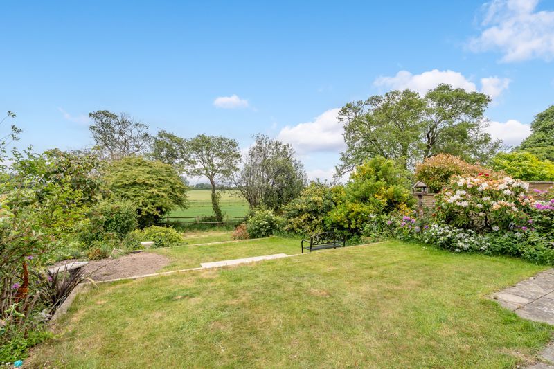 Property photo 2 of 30 Photo 26