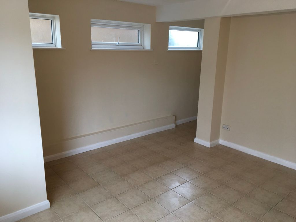 Property photo 2 of 3