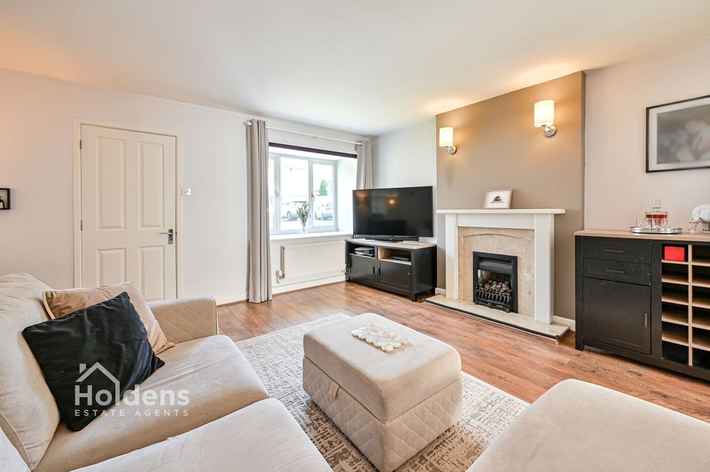 Property photo 2 of 21