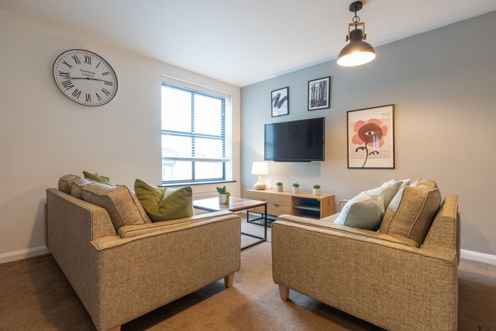 Property photo 1 of 14 Hope Court Flat 4 Living Room 4