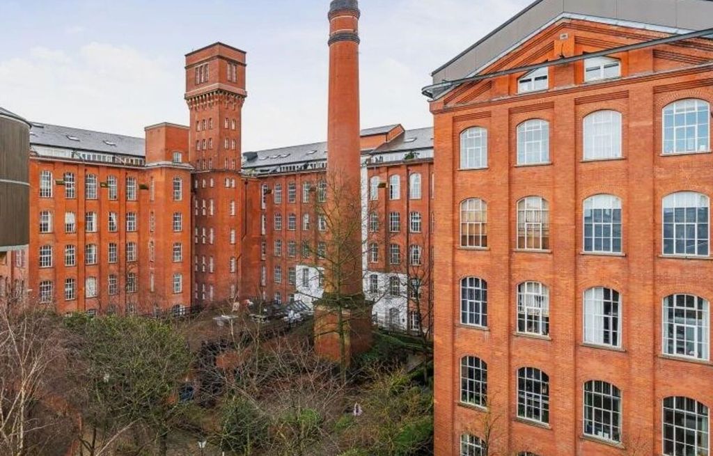 Property photo 1 of 12