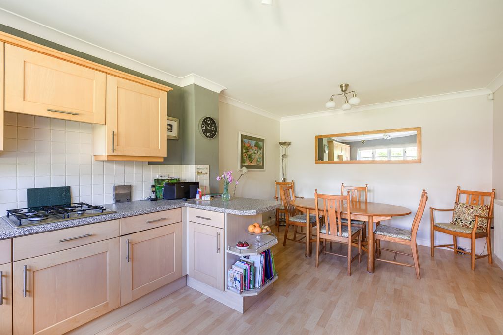 Property photo 2 of 34