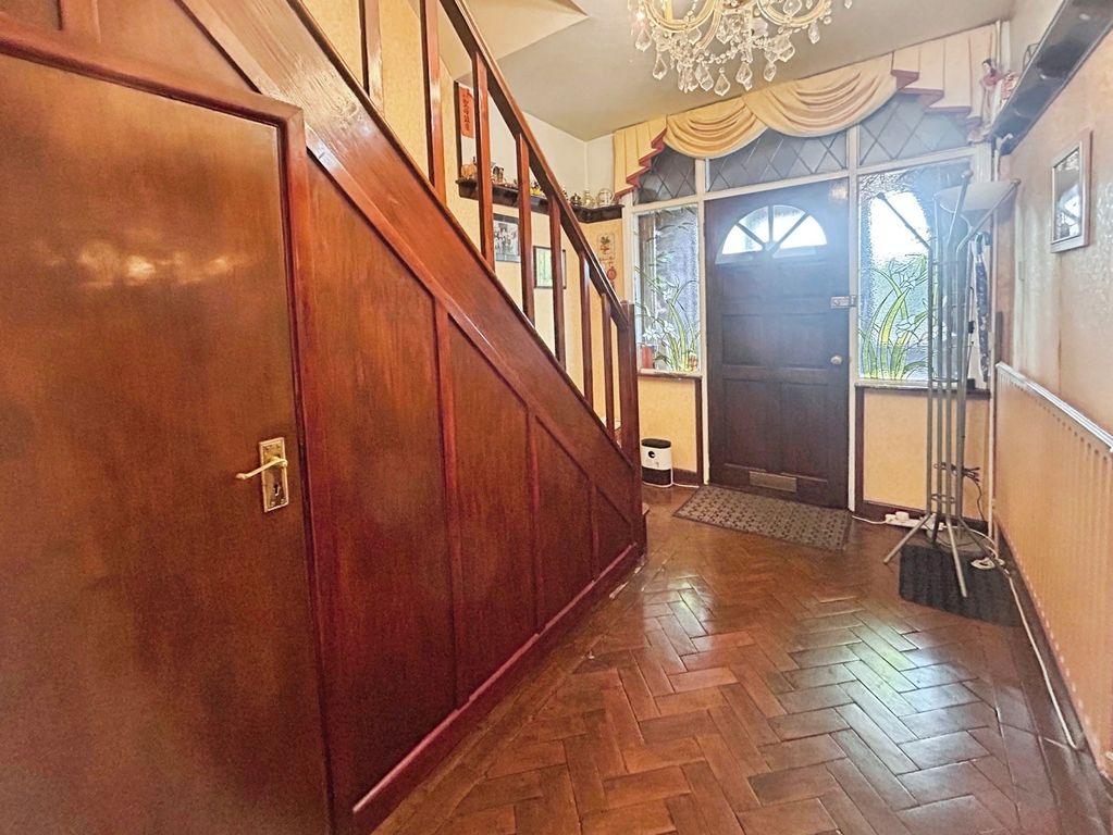 Property photo 3 of 15 Hall