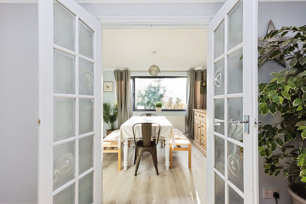 Property photo 3 of 36 Dining Room