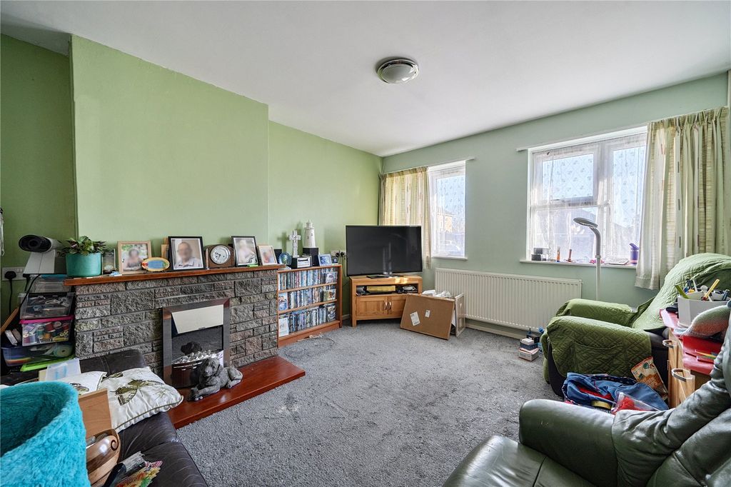 Property photo 2 of 13 Picture No. 18