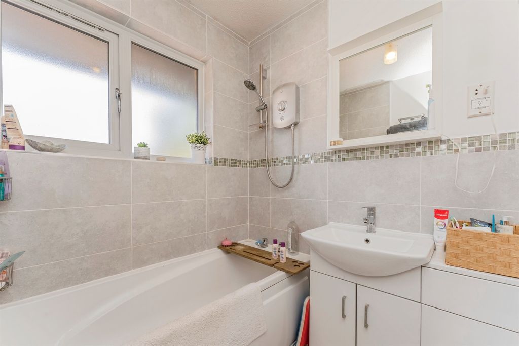 Additional image 9 of 2 bed flat for saleRussell Street, Kettering NN16