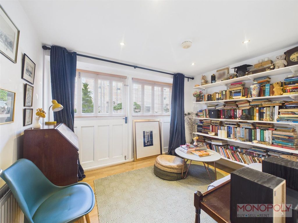 Property photo 3 of 30 Cam03815G0-Pr0276-Still003.Jpg