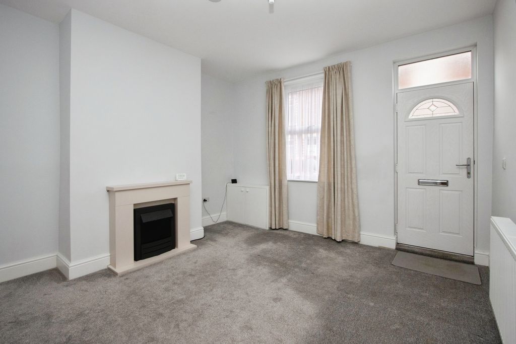 Property photo 2 of 17 Pbox-Img.Jpg