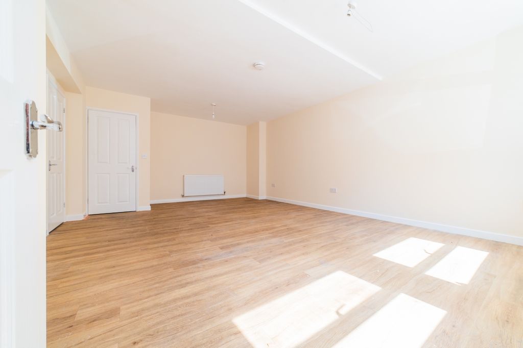 Property photo 3 of 17 Call 02920 454555 To Secure Your Viewing_2