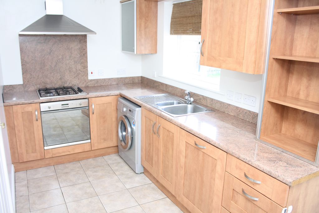 Property photo 2 of 18
