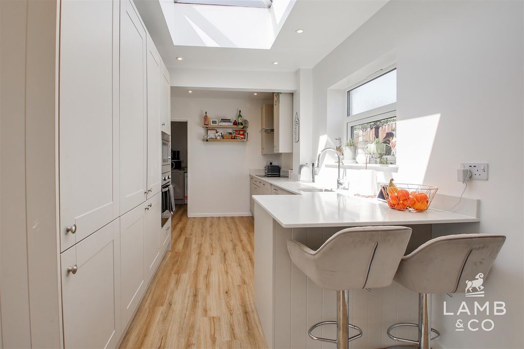 Property photo 3 of 18