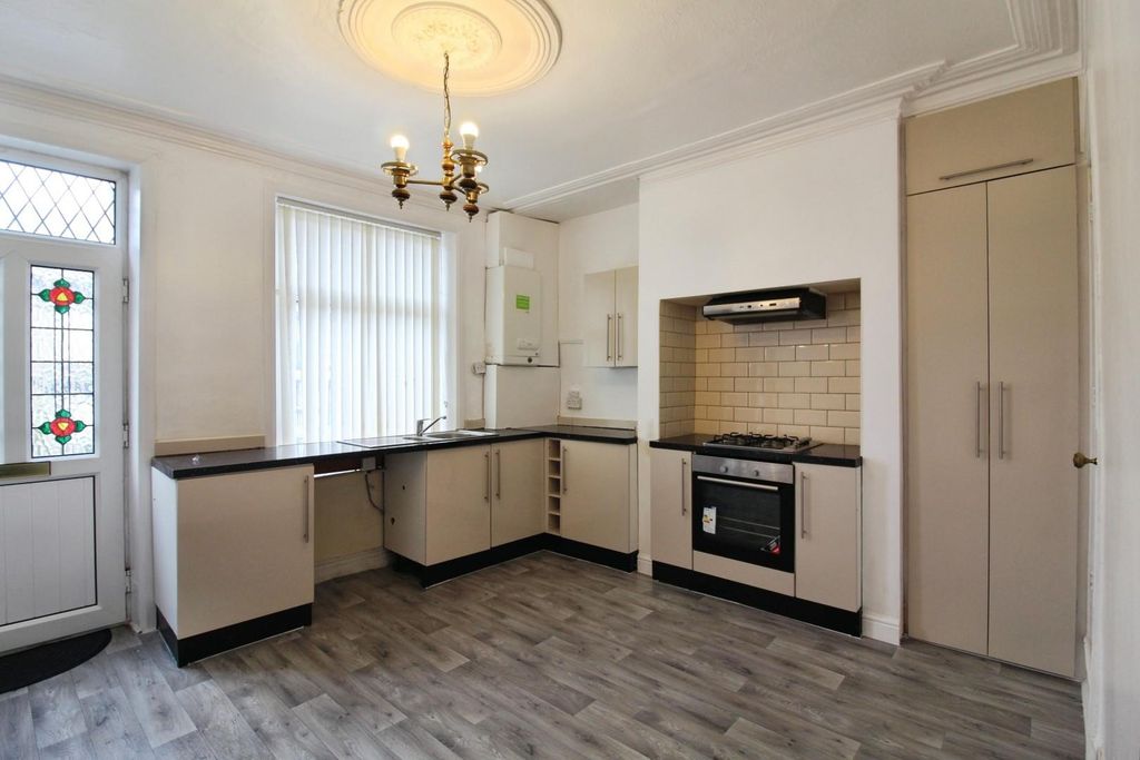 Property photo 2 of 13 Kitchen
