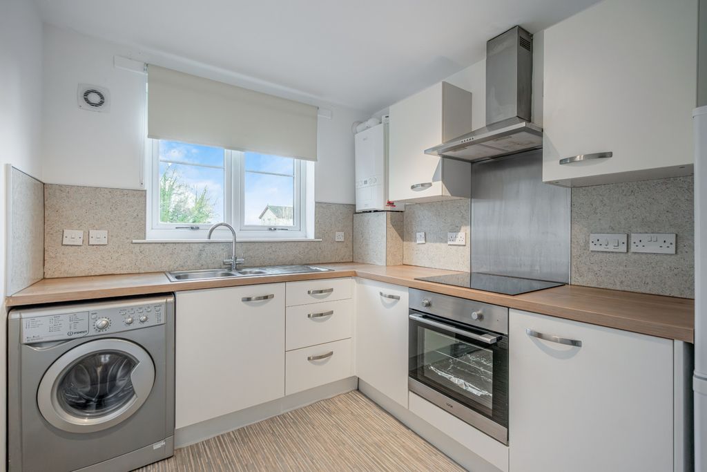 Property photo 2 of 8