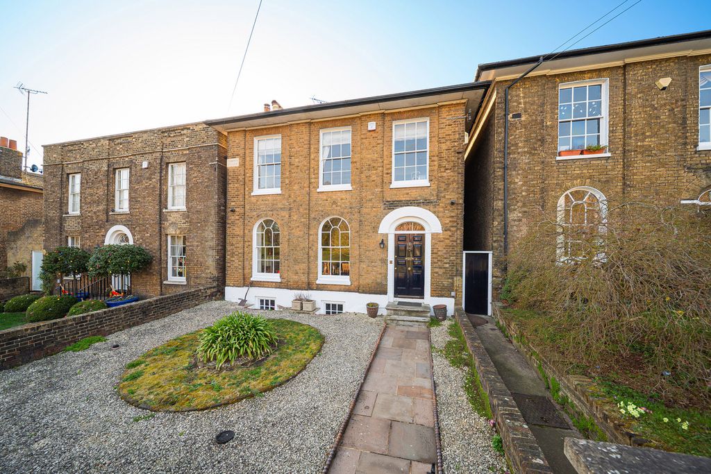 Property photo 1 of 38
