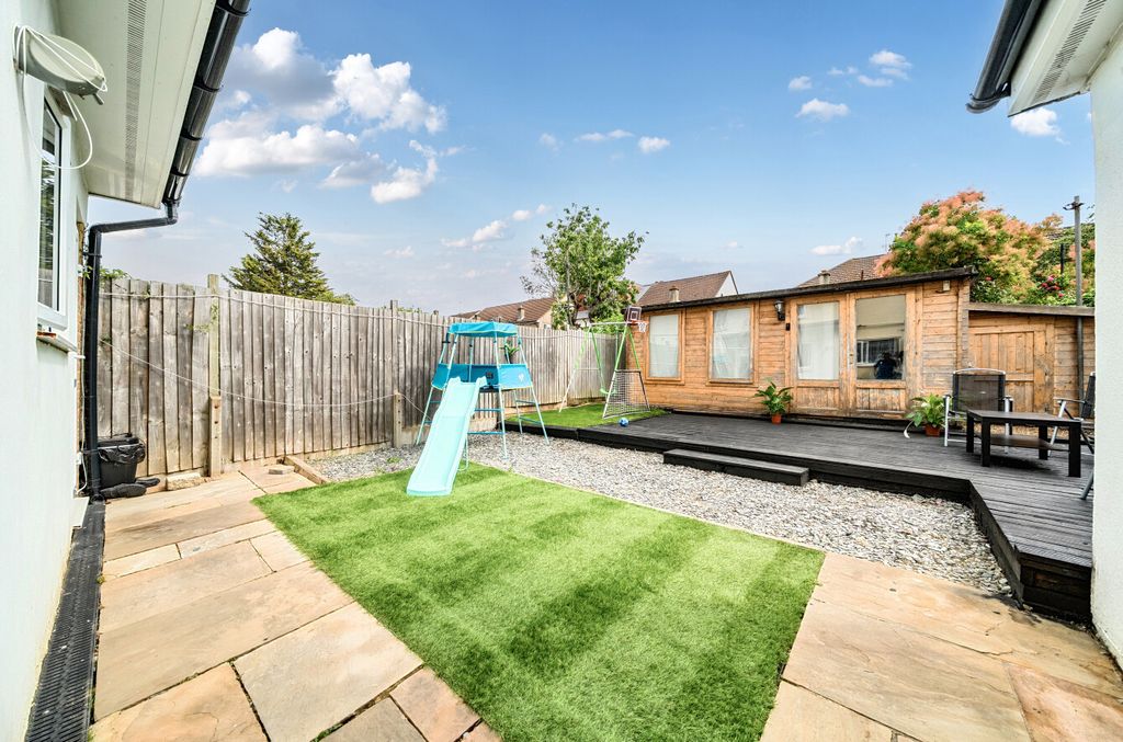 Property photo 3 of 17 1469232-14-6A1Da9...