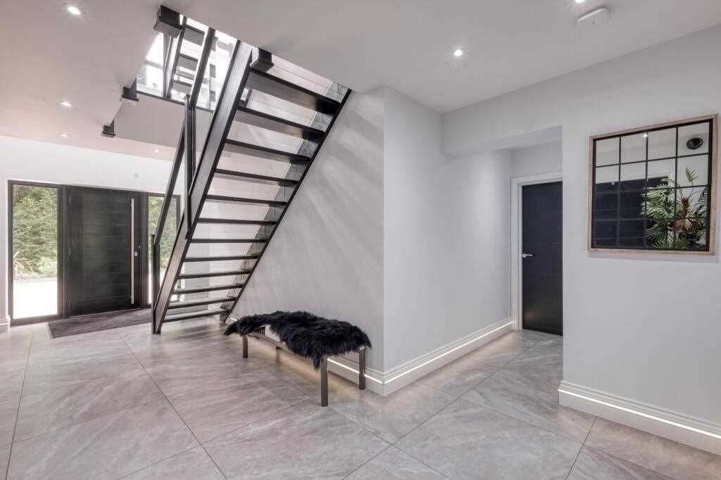 Property photo 3 of 24