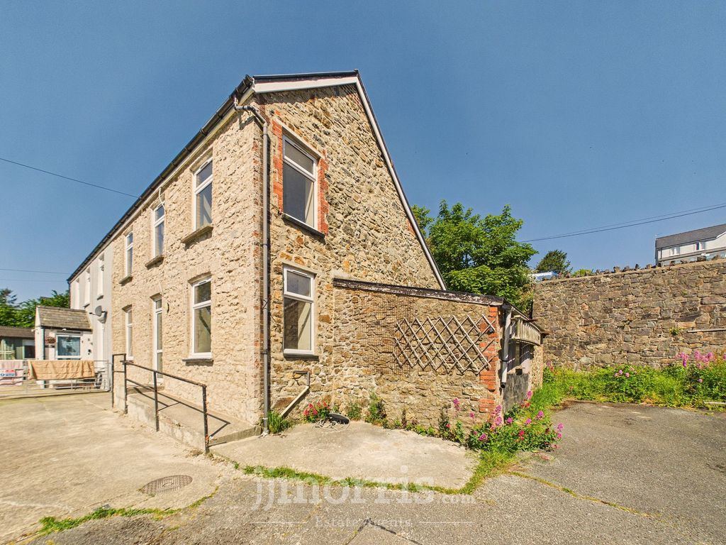Property photo 1 of 33