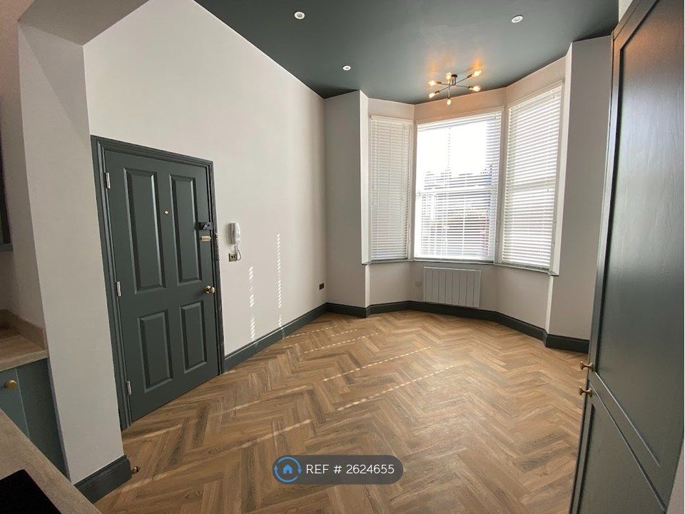 Property photo 2 of 7 Kitchen/Living Room