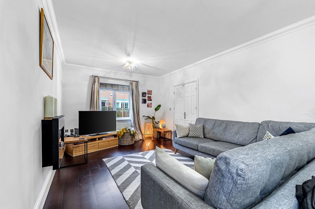 Property photo 3 of 19