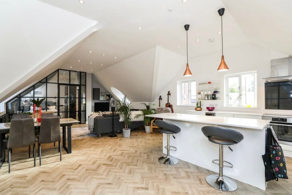 Property photo 3 of 11