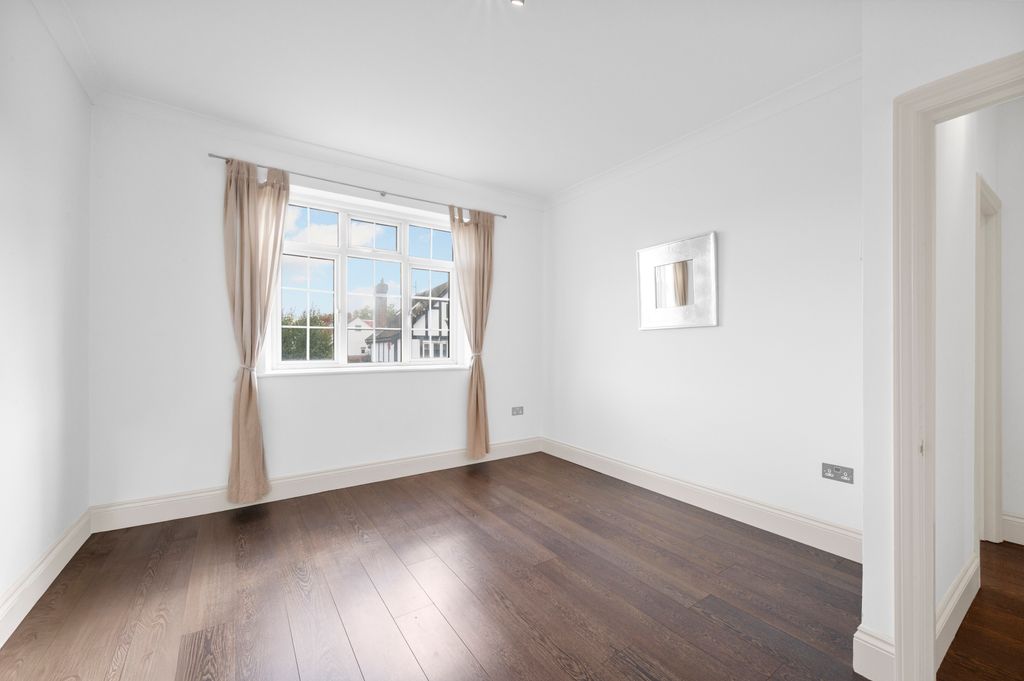 Property photo 3 of 10 Picture No. 06