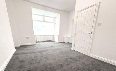 Property photo 2 of 4 Bedroom