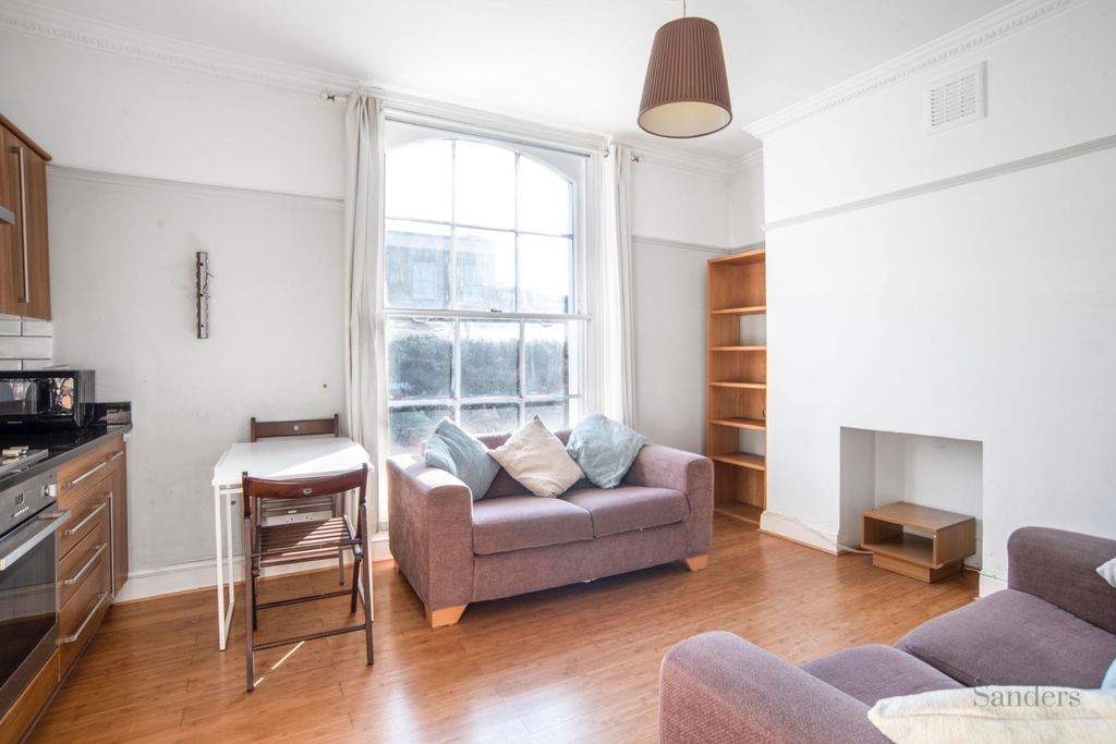 Property photo 1 of 31