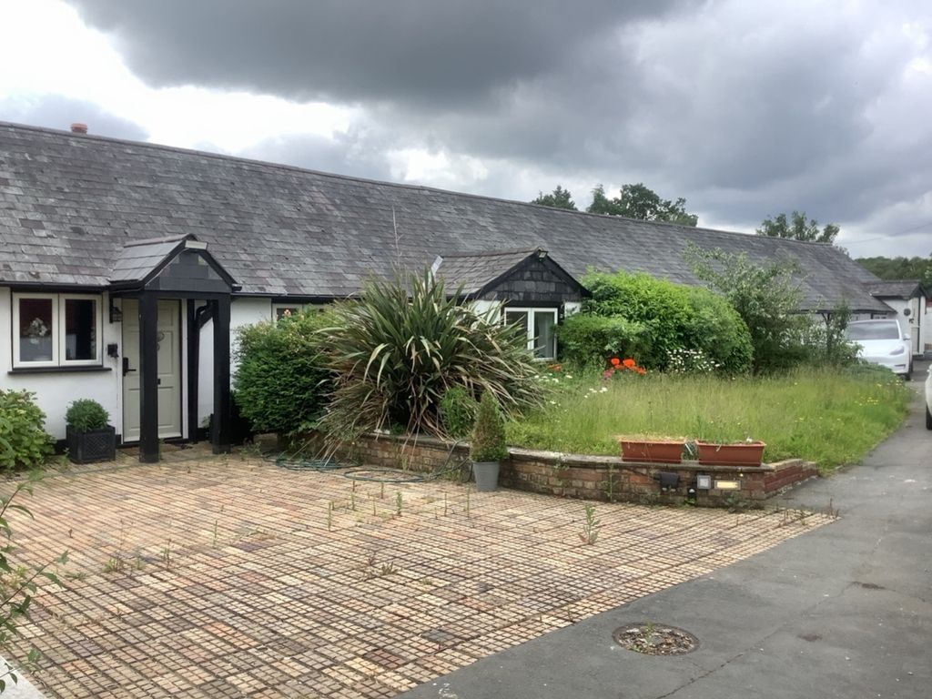 Property photo 1 of 10 Front