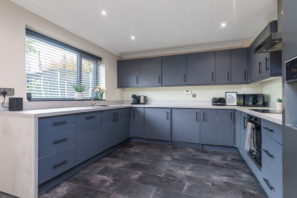 Property photo 3 of 22 Kitchen Diner