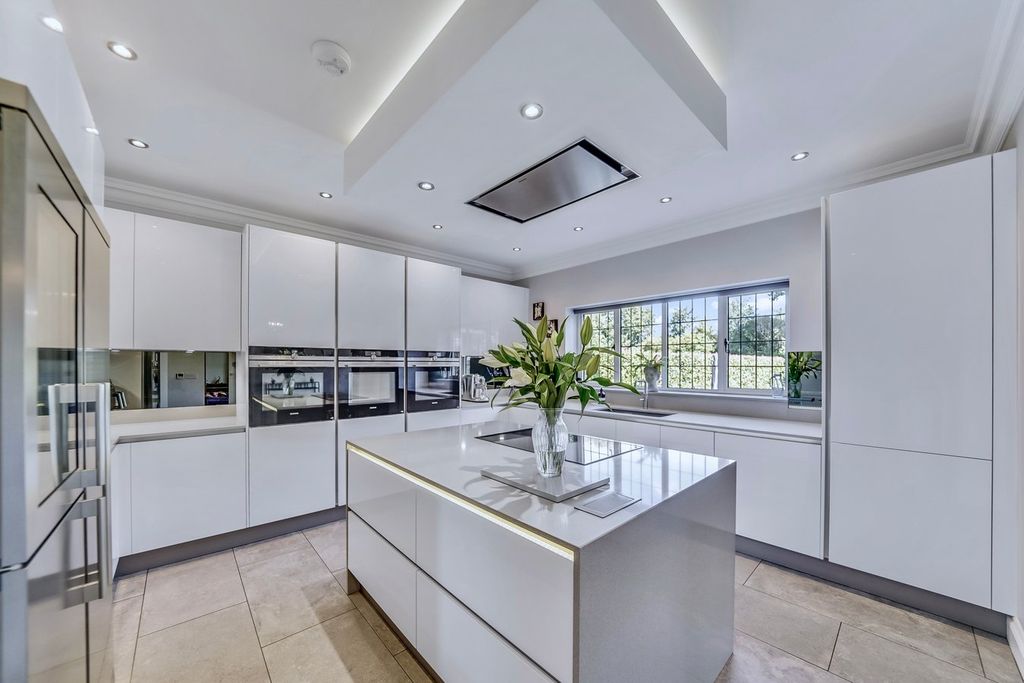 Property photo 3 of 30