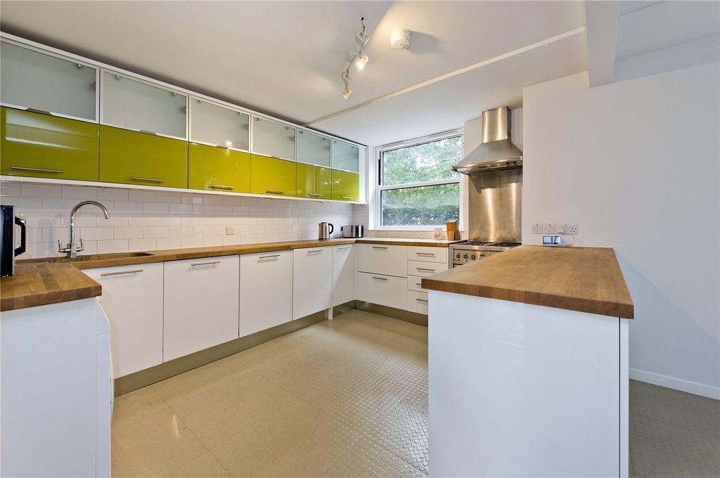 Property photo 2 of 8 A085i00000L94Ofaaj_Nho210101_03.Jpg