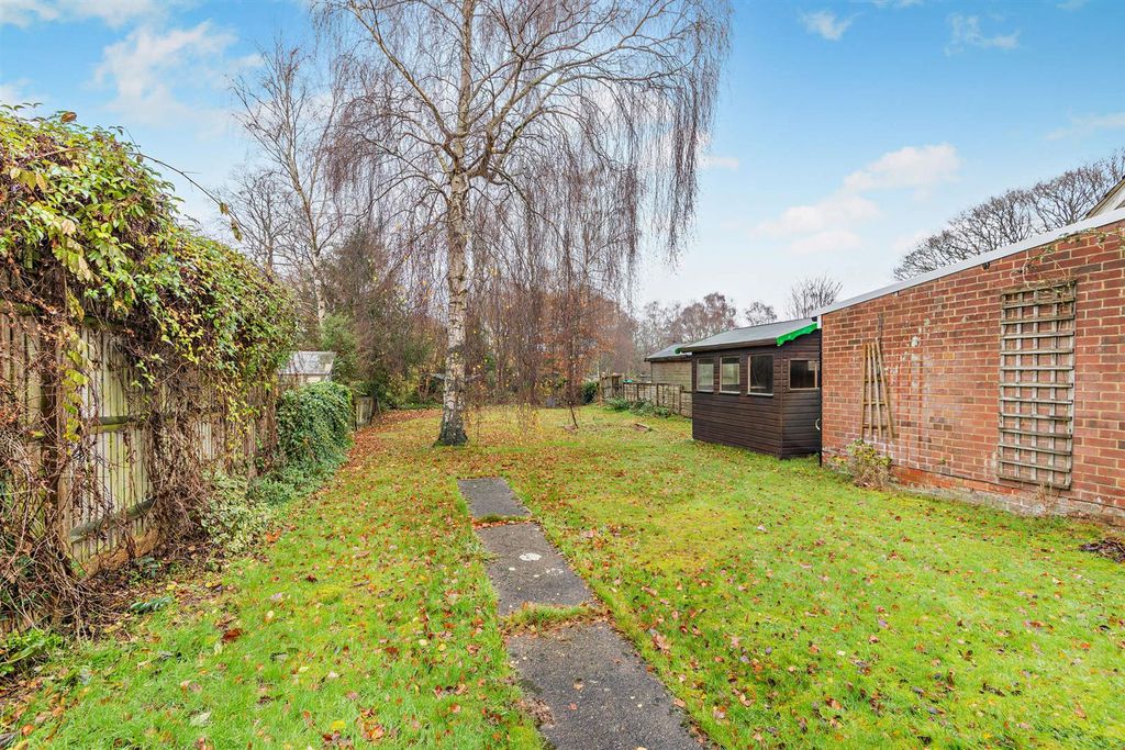 Property photo 2 of 15 8672833-Exterior01-800.Jpg