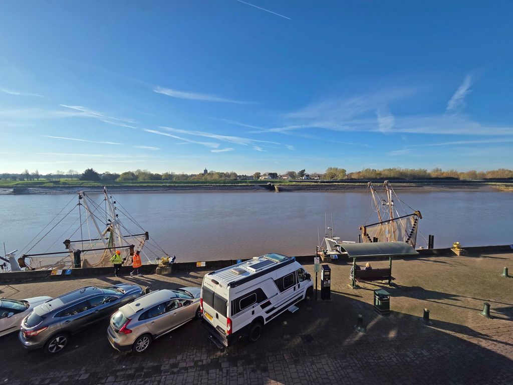 Property photo 3 of 9