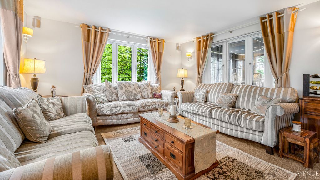 Property photo 2 of 41 5022203