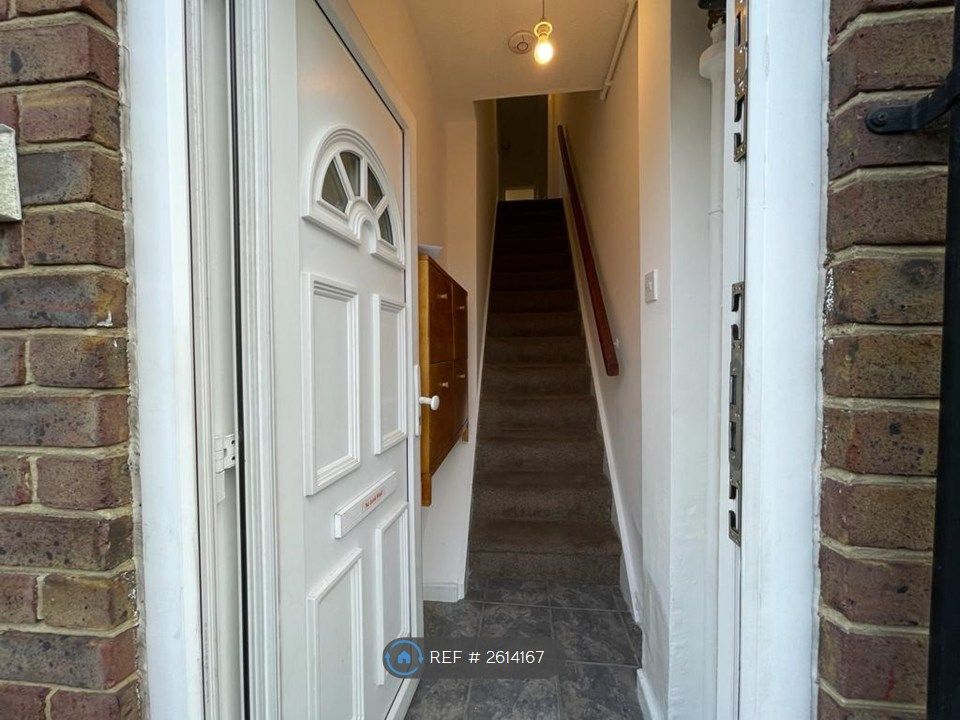 Property photo 3 of 24