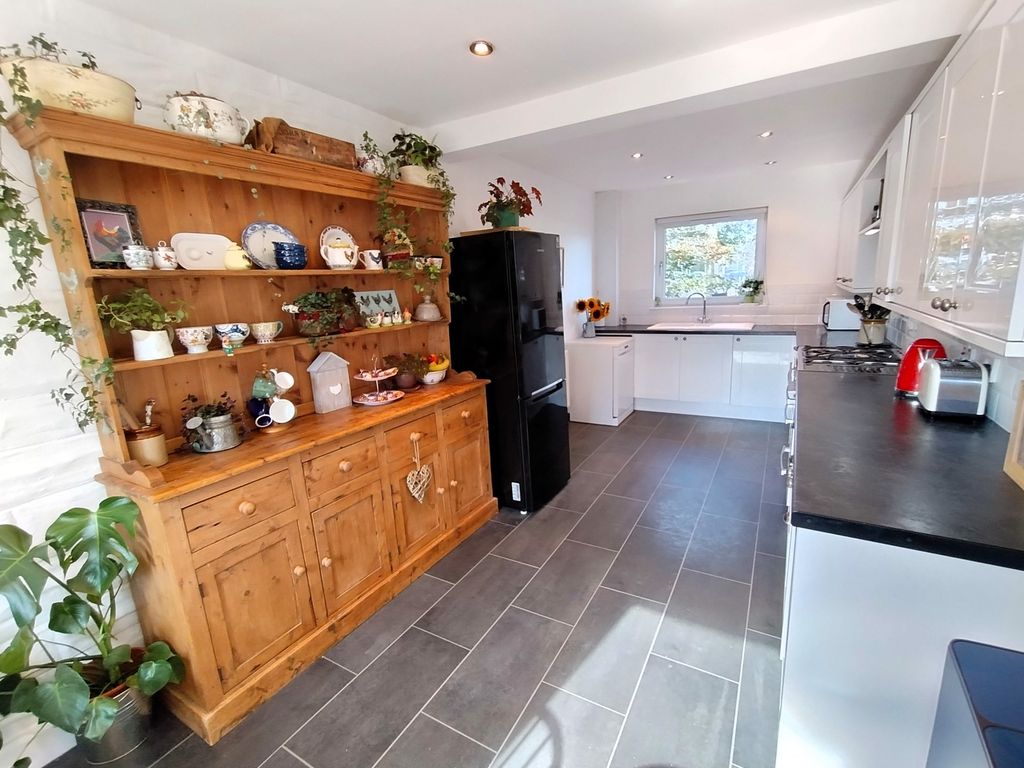 Property photo 3 of 41