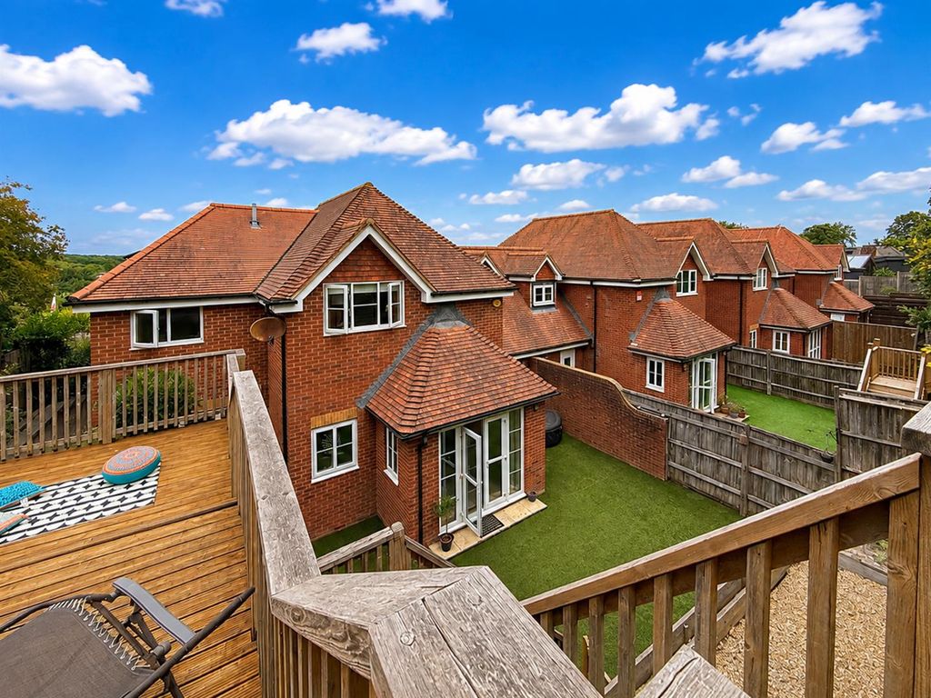 Property photo 2 of 29 Ae6Ddb50-99F0-40Bf-A564-3B0B0B455B5F.Jpg