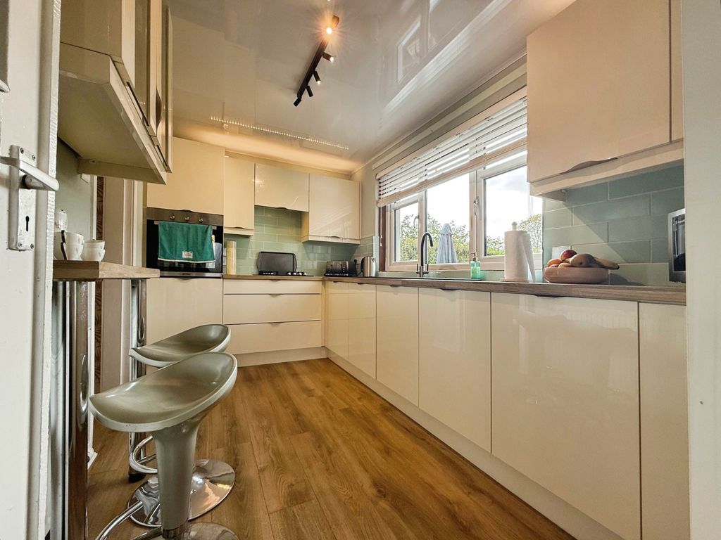 Property photo 3 of 22 Modern Kitchen