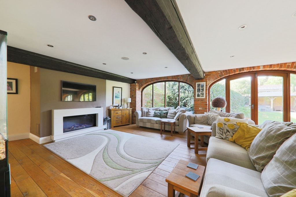Property photo 3 of 30 4166646