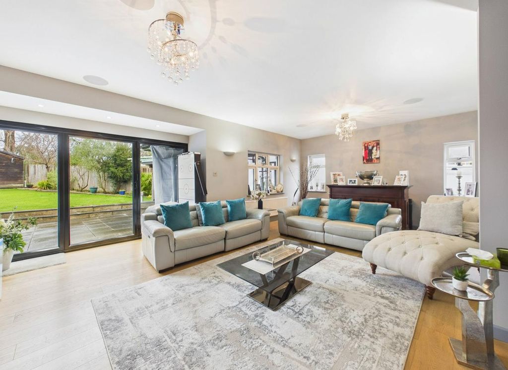 Property photo 2 of 21 Cam05080G0-Pr0288-Still024-001.Jpg