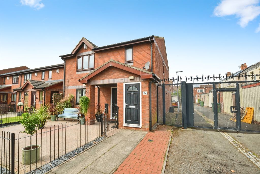 Property photo 1 of 9