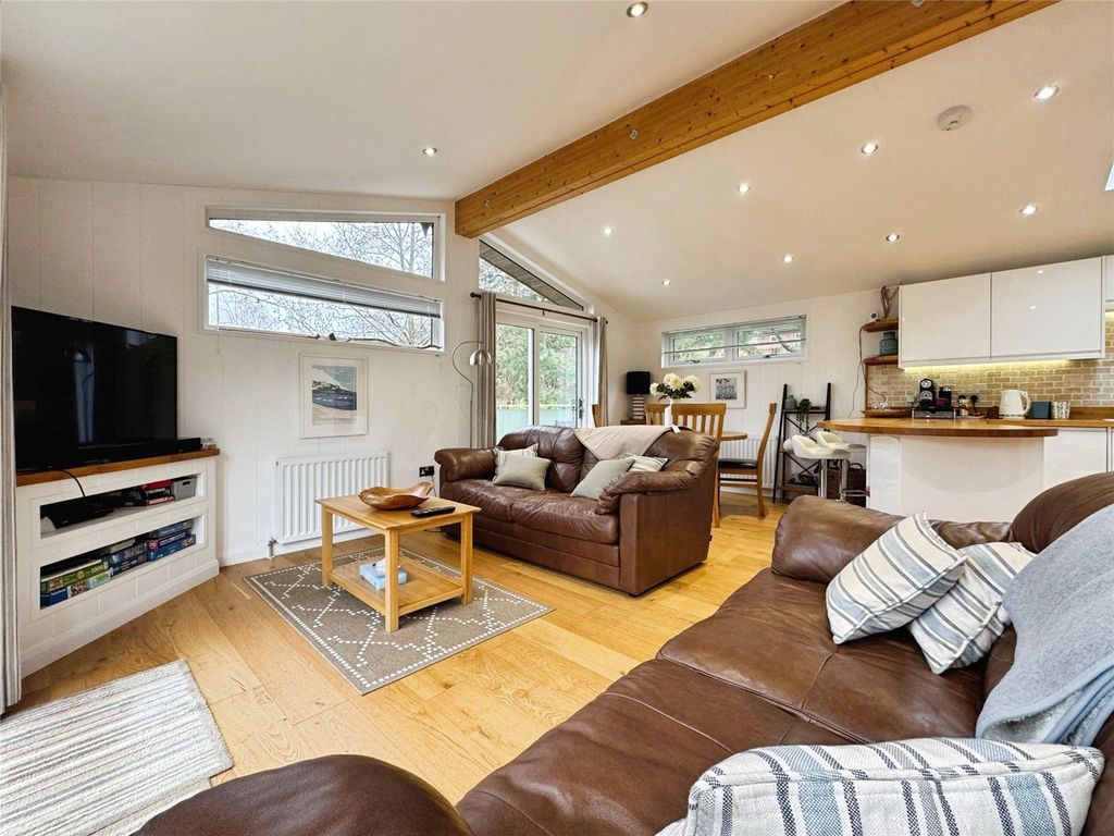 Property photo 2 of 31 Open Plan