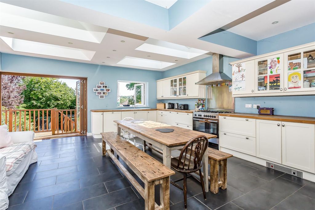Property photo 2 of 24 House-Chipstead-Way-Banstead-1014.Jpg