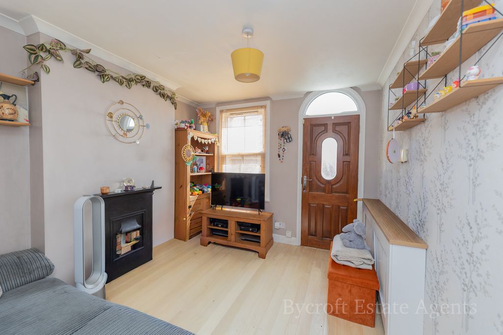 Property photo 3 of 11
