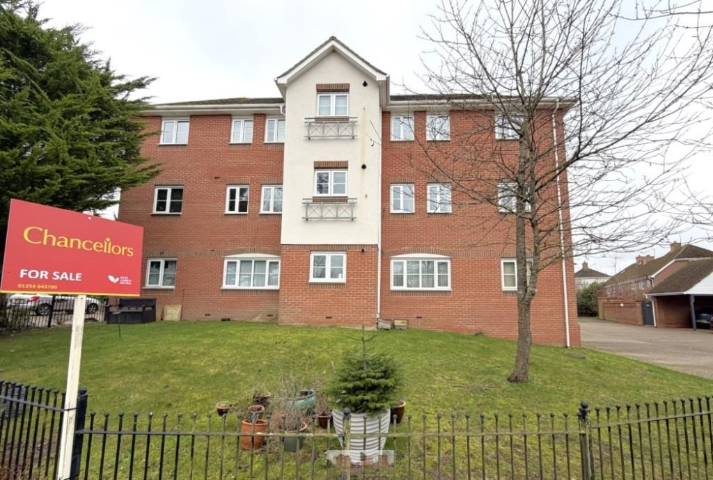 Property photo 1 of 18 External View